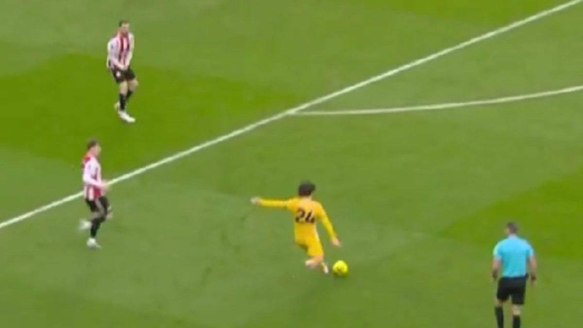 Premier Lig hesabından paylaşım! Ferdi Kadıoğlu’nun nefis şutu gündem oldu