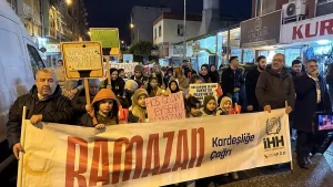 Ramazan İçin Fener Alayı Düzenlendi