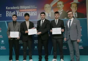 Rize’de Ülkü Ocakları Eğitim ve Kültür Vakfınca bilgi yarışması düzenlendi