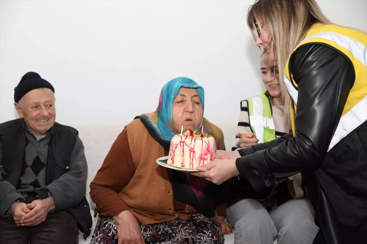 Samsun’da 74 Yaşında İlk Doğum Günü Kutlaması