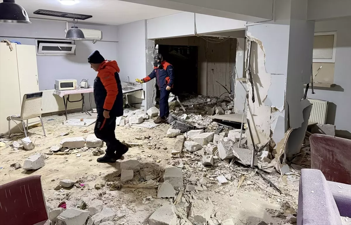 Serdivan’da Kız Yurduna Patlama: Hasar Var