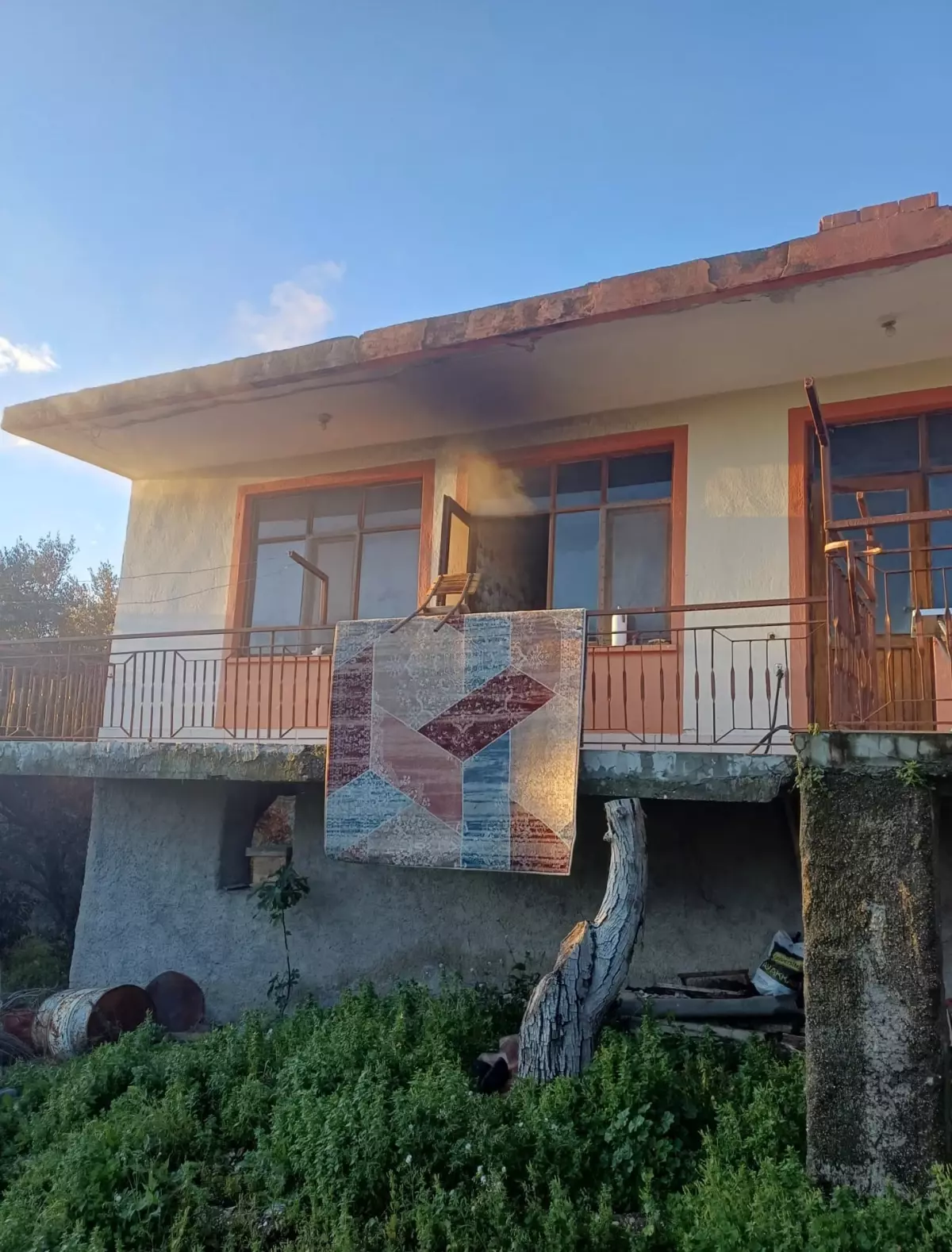 Serik’te Yangın, 84 Yaşındaki Kadın Hayatını Kaybetti