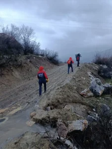 Siirt’te Aile Çadırları Fırtına Sebebiyle Yıkıldı