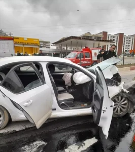 Siirt’te Otobüse Arkadan Çarpan Araçta 3 Yaralı