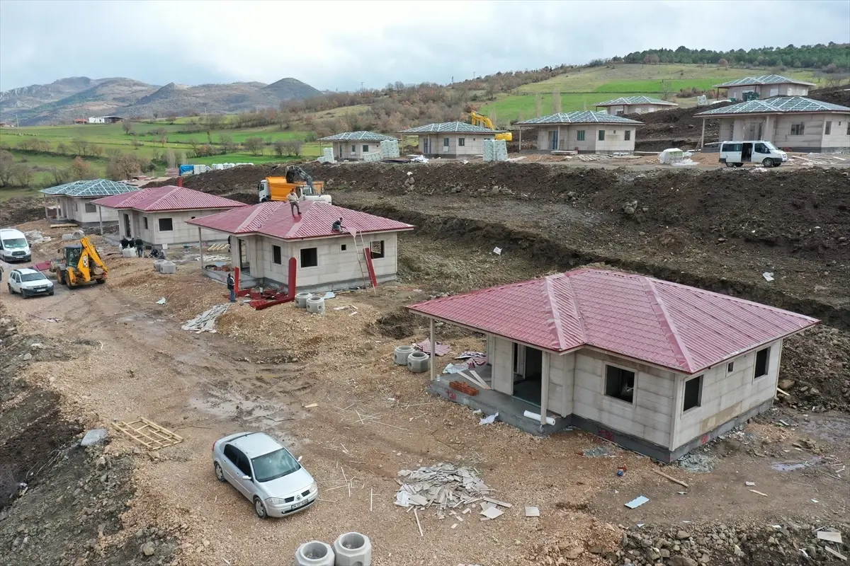 Sındırgı’da Depremzedelere 380 Konut Yapılıyor