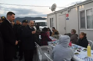 Sındırgı’da Depremzedelere İftar