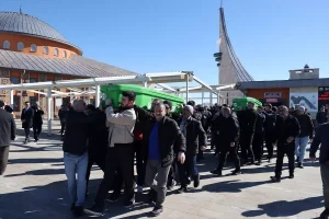 Sivas’ta Gelin ve Kayınvalidenin Cenazesi Toprağa Verildi