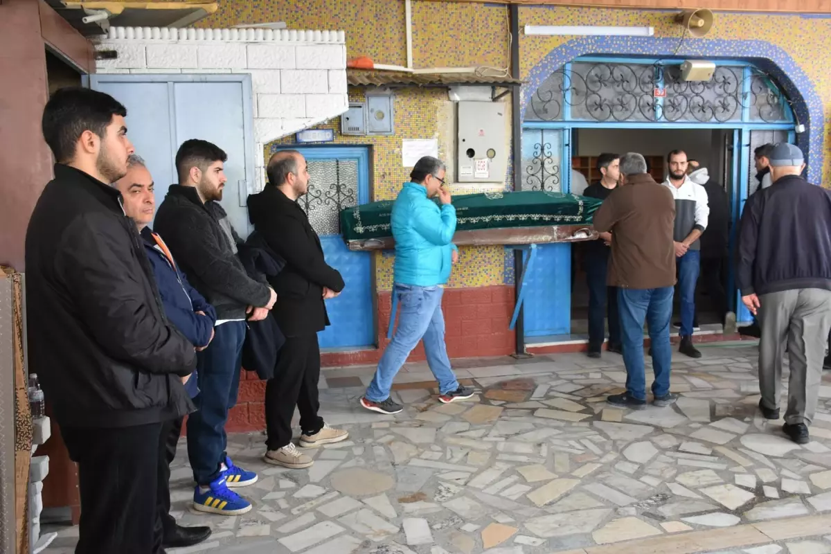 Son Yolculuğuna Uğurlandı