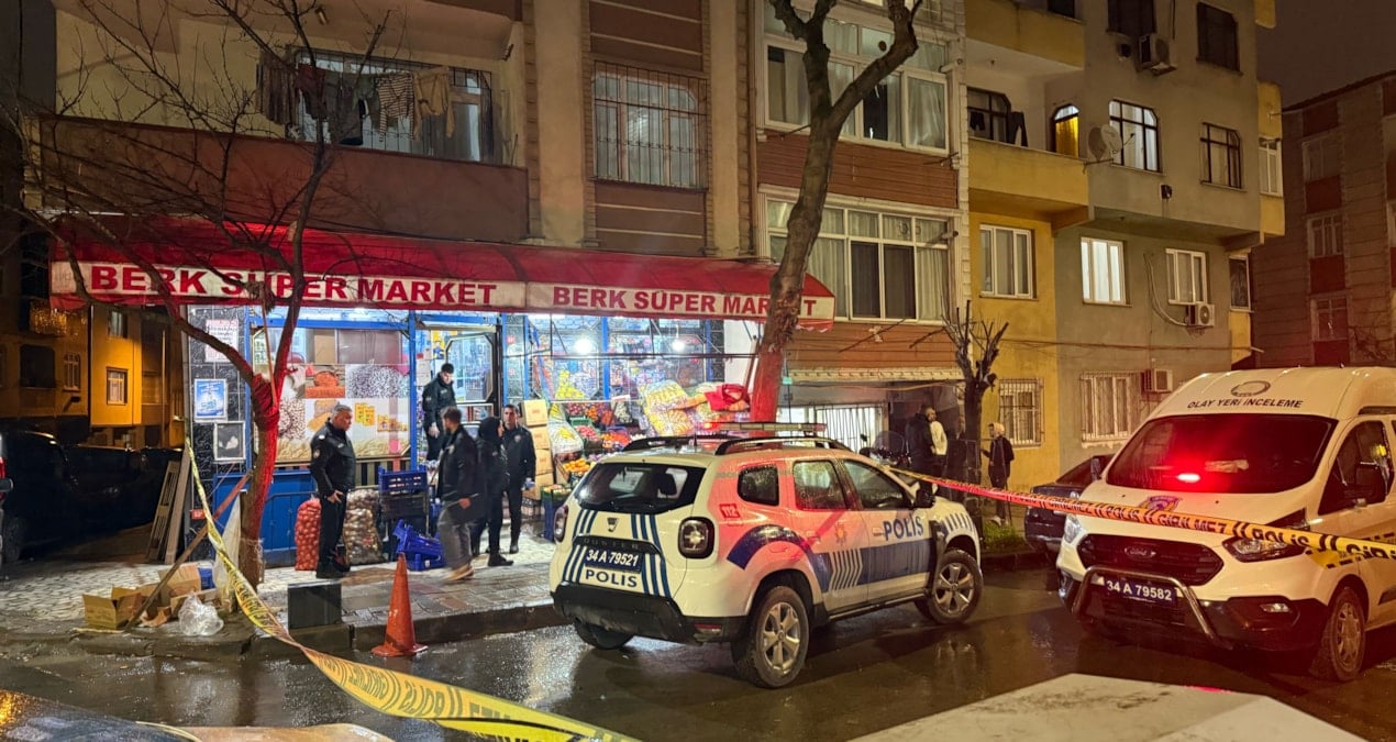 Sultangazi’de markete maskeli saldırı: Koruma altındaki esnaf yaralandı