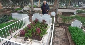 Tahliye olan Zeydan Karalar’dan mezarlık ziyareti