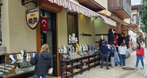 Tarihi Kaleiçi’nde ‘tente’ krizi