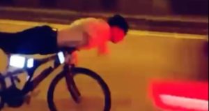 Tehlikeli yolculuk ölümle bitti: 18 yaşındaki üzerine uzandığı bisikletiyle öldü