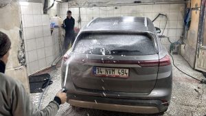 Tekirdağ’da toz taşınımı sonrası araçlar çamurla kaplandı