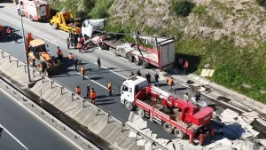 TEM Otoyolu’nda TIR Kazası: 1 Yaralı