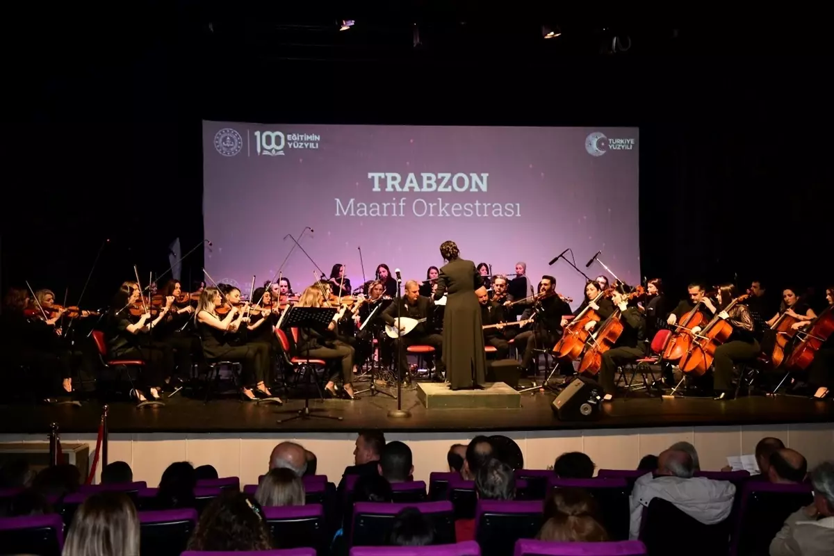 Trabzon’da Öğretmenler Orkestrası Konser Verdi