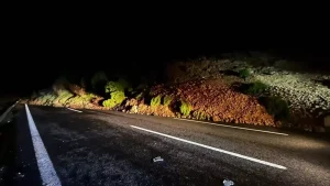 Turgutlu’da Toprak Kayması, Otoyol Kapandı