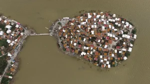 Uluabat Gölü’nde Su Seviyesi Yükseldi, Taşkınlar Oldu