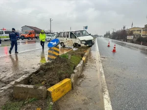 Uşak’ta Panelvan Kaza Yaptı