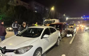 Uşak’ta Zincirleme Kaza: 6 Yaralı