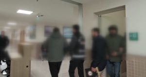 Üsküdar Devlet Hastanesi’nde hastalardan rüşvet aldığı iddia edilen 2 doktor adliyeye sevk edildi