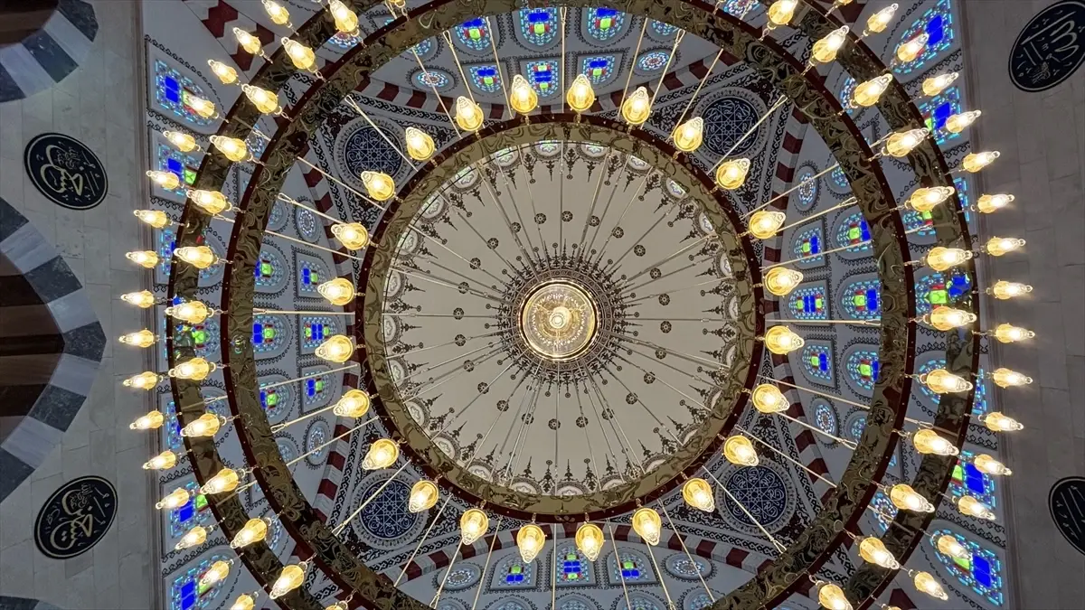 Üsküp Camisi’nde Son Dokunuşlar