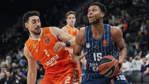 Valencia’yı yenen Anadolu Efes, 9 maç sonra kazandı