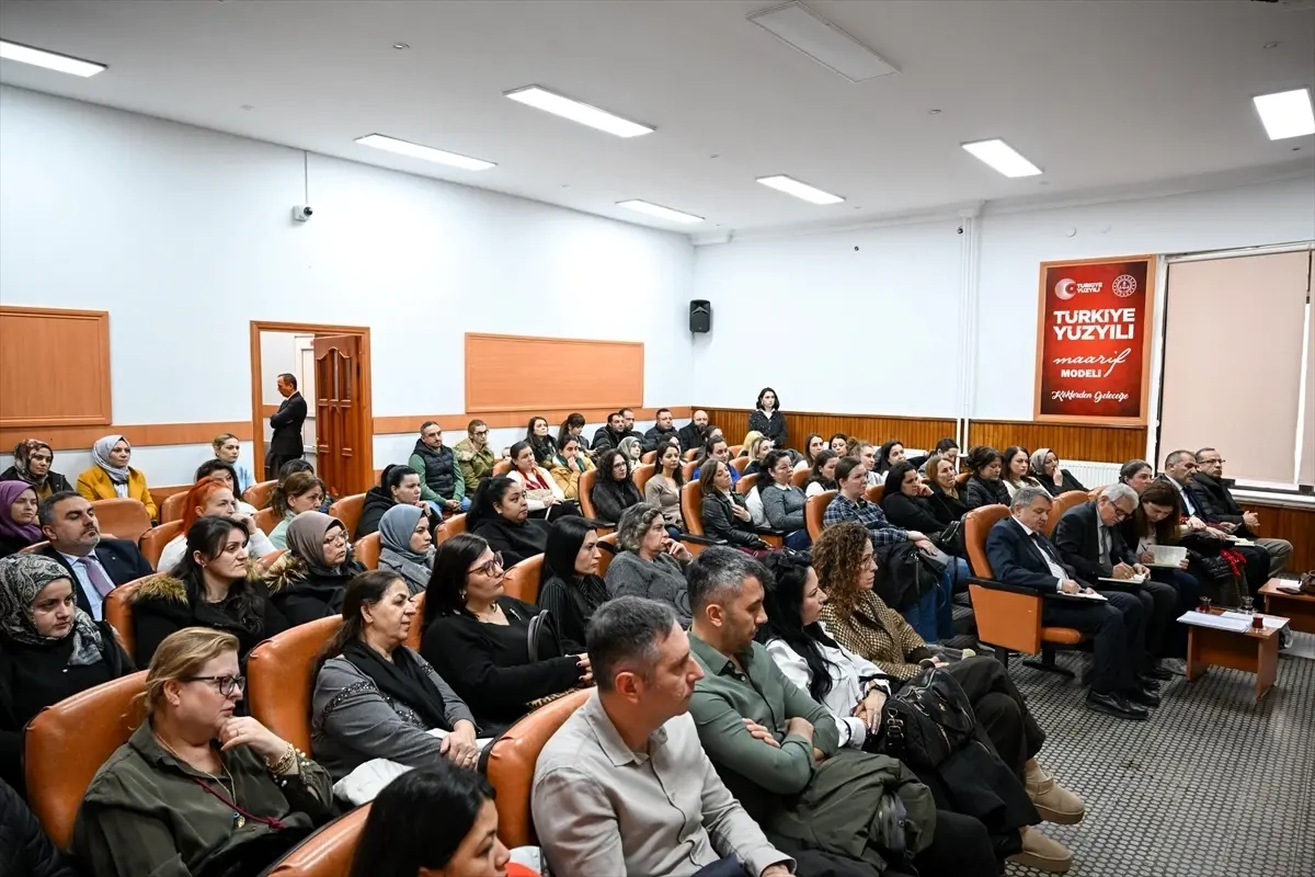 Vali Turan, Okul Aile Birliği Başkanlarıyla Toplandı