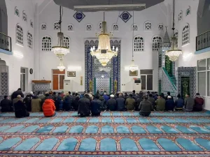 Vali Turan’dan Sabah Namazı Etkinliği