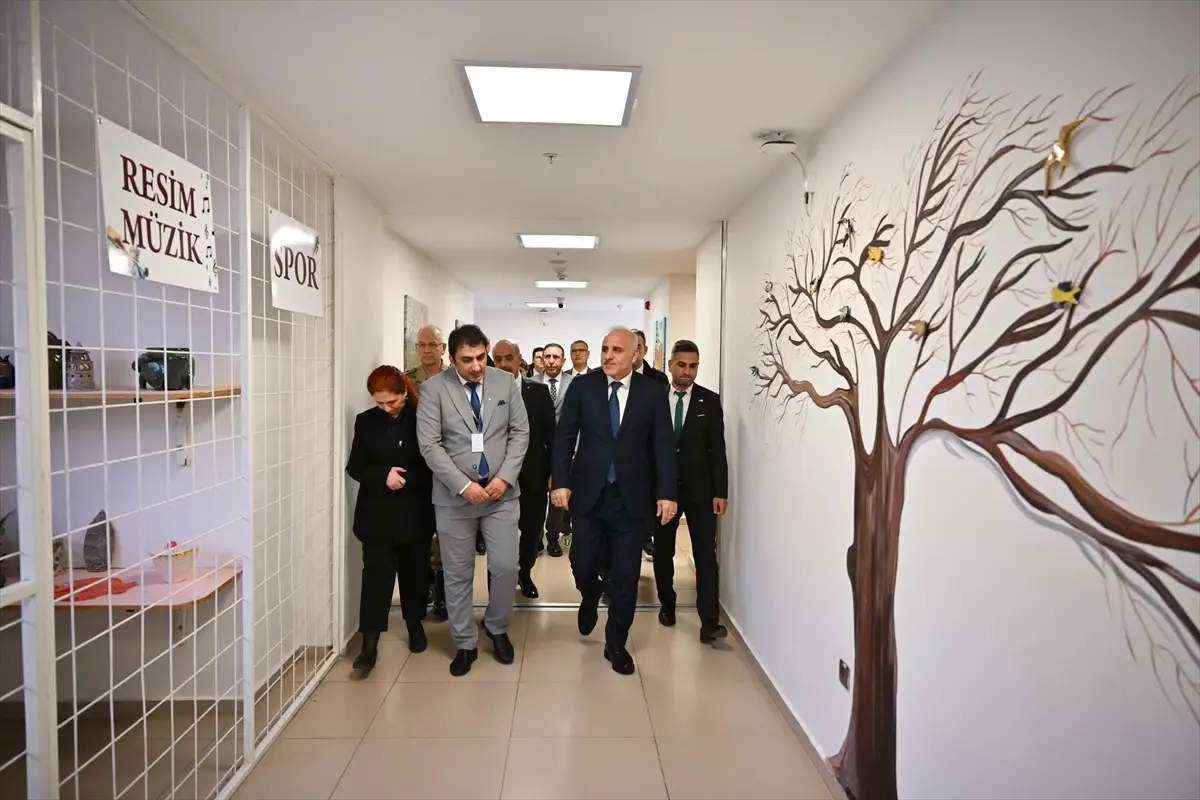 Vali Zorluoğlu’ndan Yeşilay Ziyareti