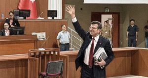 Vazgeçmeyenlerin Cumhuriyeti