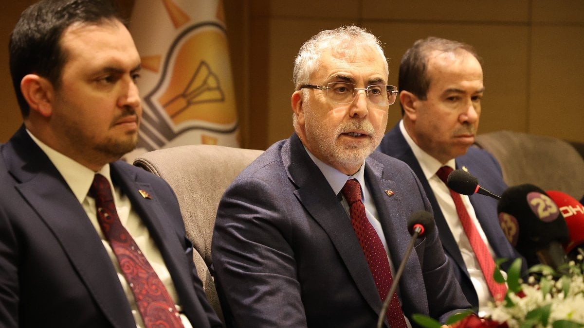 Vedat Işıkhan: Deprem bölgesinde sigortalı kişi sayısı  2 milyon 56 bin kişiye ulaştı