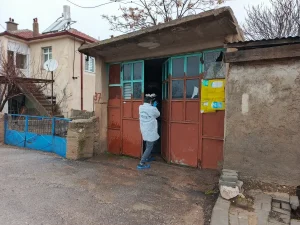 Veteriner Tüfeği İncerken Kendini Vurdu