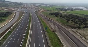 Yapımına milyarlar harcandı, geçenler küçük bir servet ödüyor: Yağmur yağdı, toprak kaydı, kapandı!