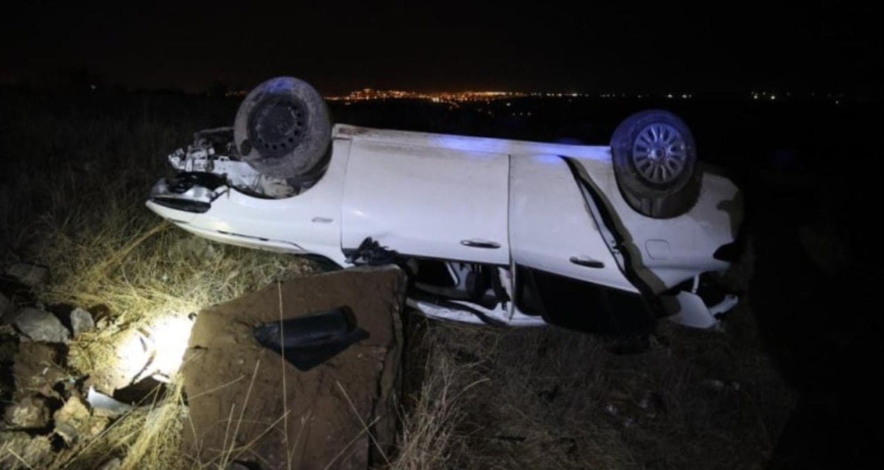 Yasak aşk yaşadığı kadının kocası tarafından kovalandı, aracıyla ters takla attı