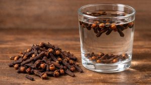 Yatmadan önce karanfil etkisi! Özellikle Ramazan’da; Bakın ne işe yarıyor…