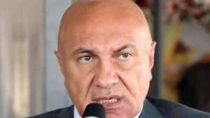 Yüksel Yıldırım: Bazı futbolcularla yolları ayıracağız