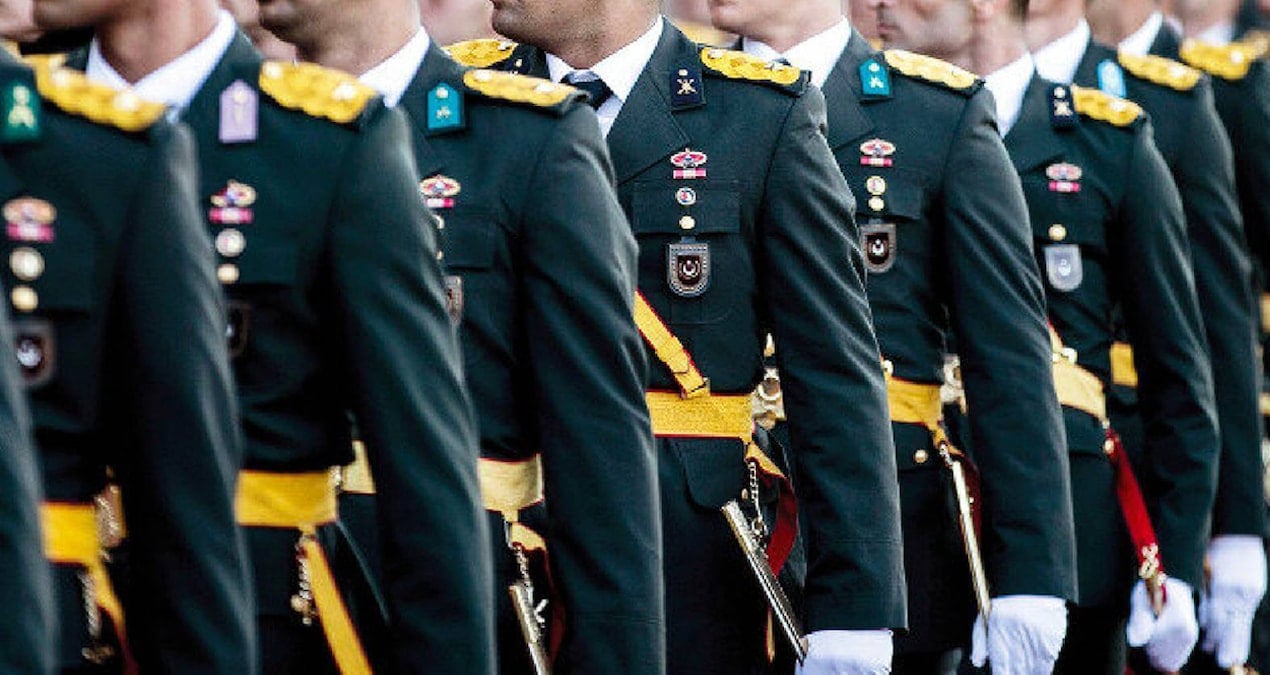 10 Kasım’da ‘Atatürk rozeti’ takmayanlara tepki göstermişti: Teğmen Ö.S. TSK’ya dönüyor