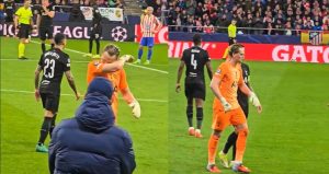 15 dakikada 3 gol yedi! Sahayı ağlayarak terk etti