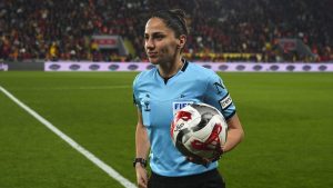 22 yıl sonra kadın hakem yönetti! Göztepe ile Alanyaspor yenişemedi