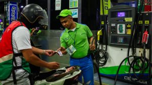 40 günlük petrol stoku kalan Filipinler’de acil durum ilan edildi
