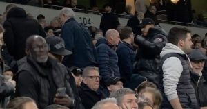 7 dakikada 3 gol geldi taraftarlar teker teker gitti