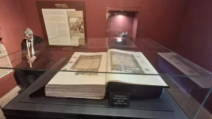 700 Yıllık Berkuk Kur’an-ı Kerim Ziyarete Açıldı