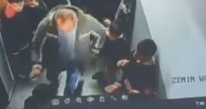 8 yaşındaki çocuğa kar topu attı diye saldırmış! Okul koridorunda dehşet saçan velinin gerekçesi ortaya çıktı