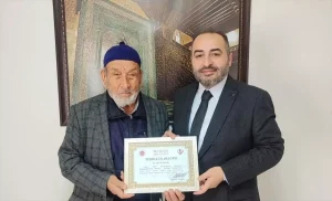 84 Yaşındaki Mevlüt Şanal’dan Hafızlık Yarışmasında İkinci Derece