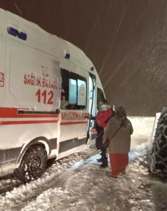 Acil Yardım Kar Engeline Rağmen Ulaşım Sağlandı