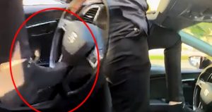 Adana’da “ayakla direksiyon” şovu ev hapsiyle bitti!