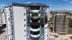 Adana’da bebeği götürülünce evi yaktı: Faciadan son anda dönüldü