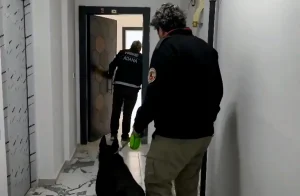 Adana’da Uyuşturucu Operasyonu: İki Kişi Tutuklandı