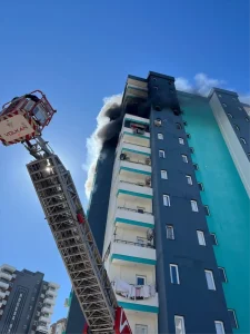 Adana’da Yangında Hamile Kadın Kurtarıldı