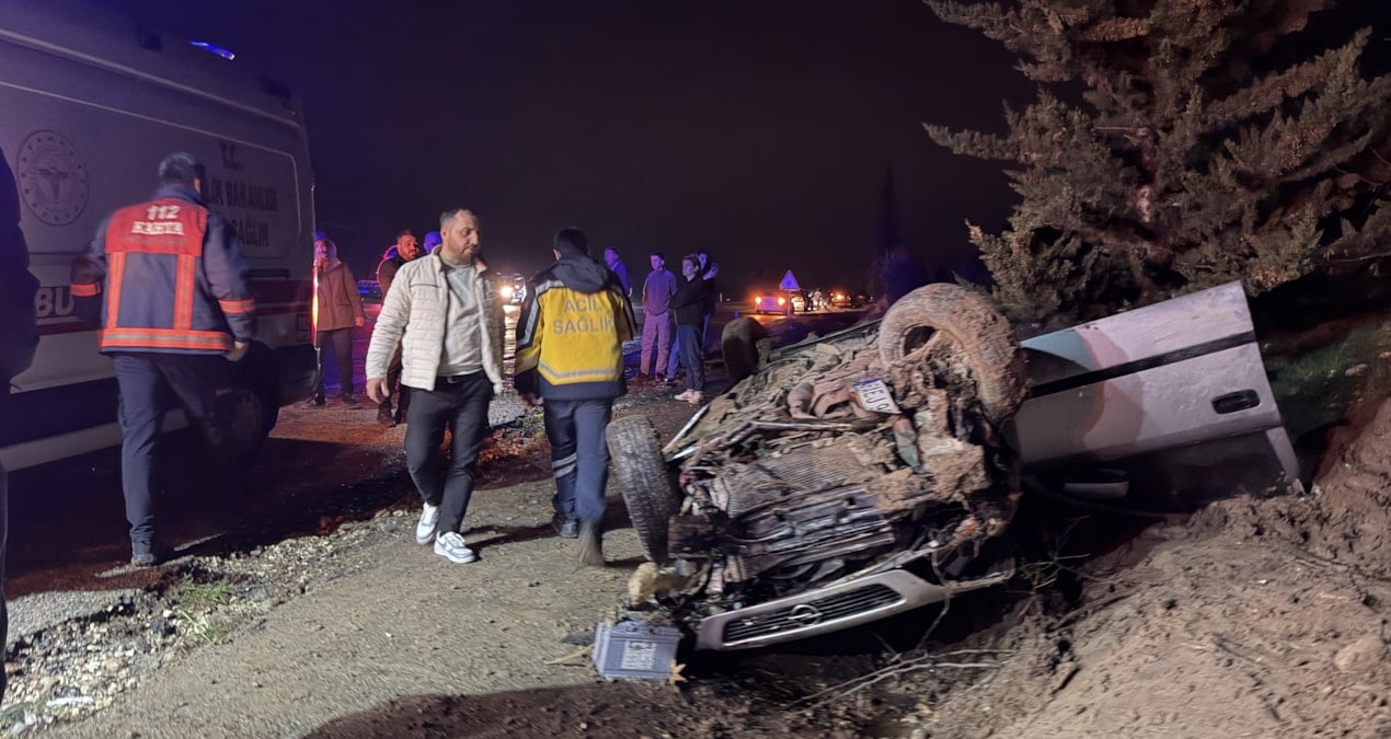 Adıyaman’da otomobil devrildi: 2 yaralı